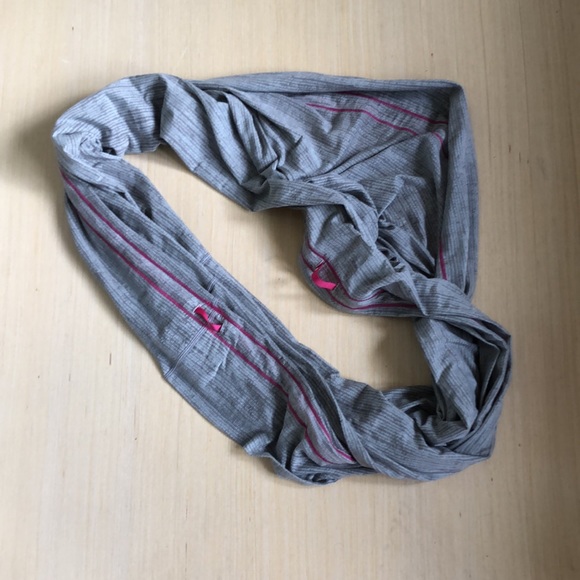 Lululemon Infinity scarf - Picture 6 of 7